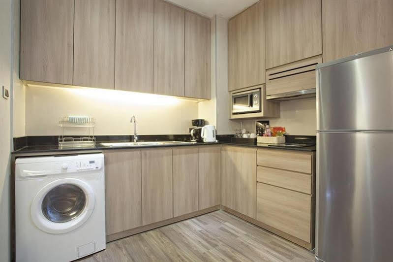 V Residence Serviced Apartment 방콕 외부 사진