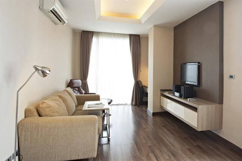 V Residence Serviced Apartment 방콕 외부 사진