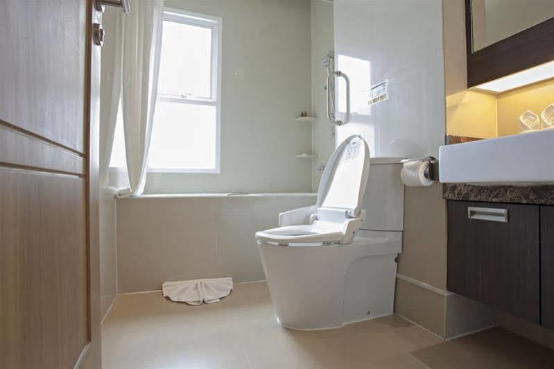 V Residence Serviced Apartment 방콕 외부 사진